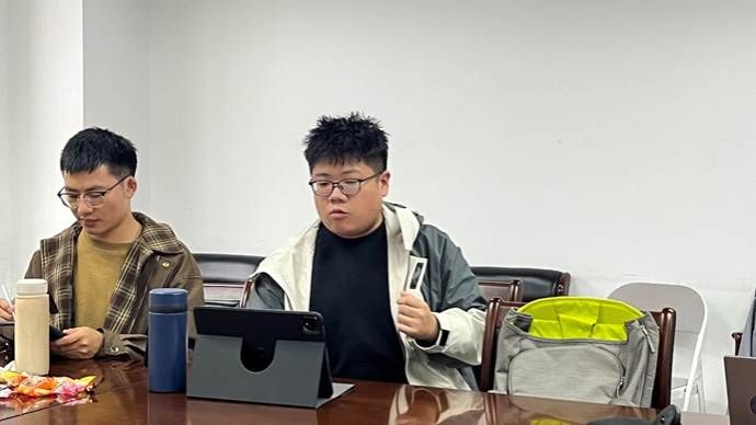 图形用户界面, 应用程序, TeamsAI 生成的内容可能不正确。
